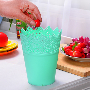 時(shí)尚與實(shí)用并存 塑料蕾絲鏤空迷你垃圾桶的辦公新體驗(yàn)